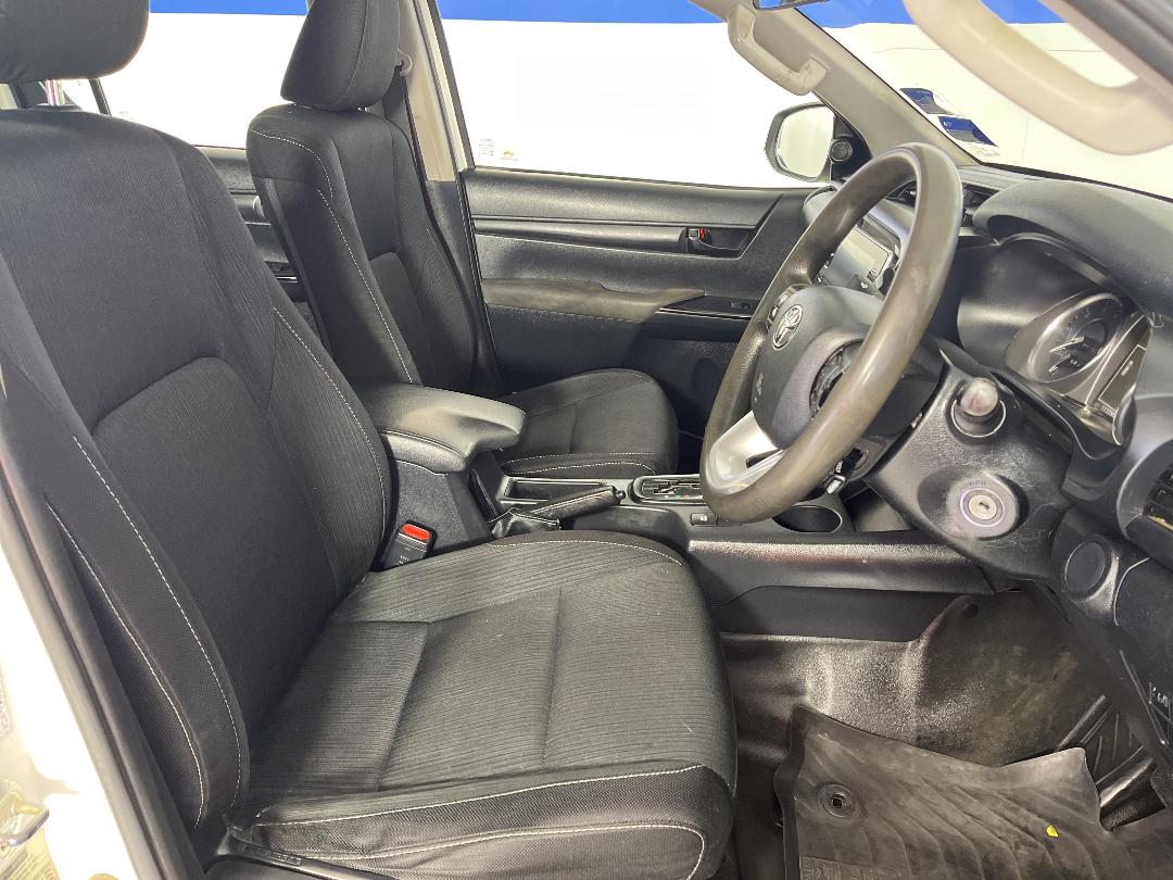 Photo '16' of Toyota Hilux