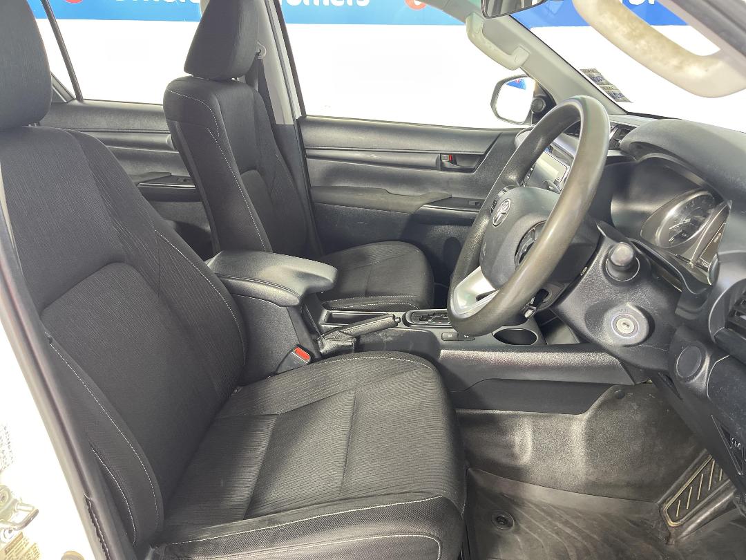 Photo '16' of Toyota Hilux