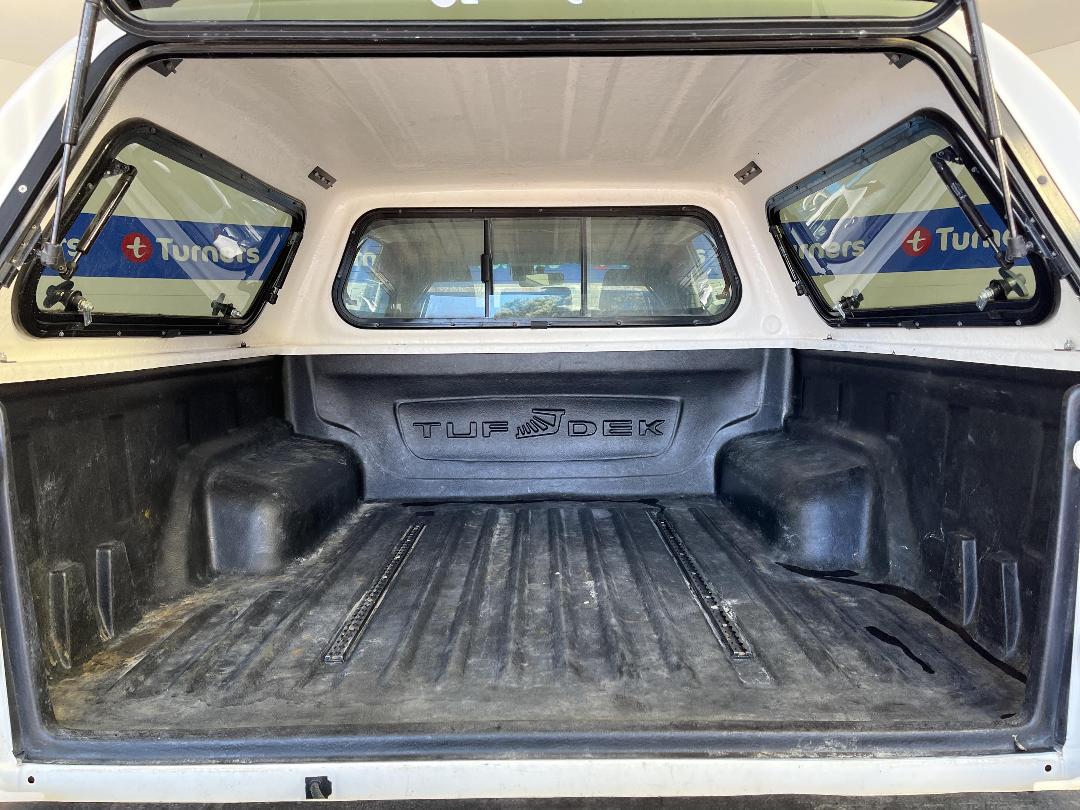 Photo '14' of Toyota Hilux