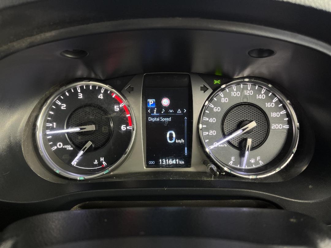 Photo '21' of Toyota Hilux