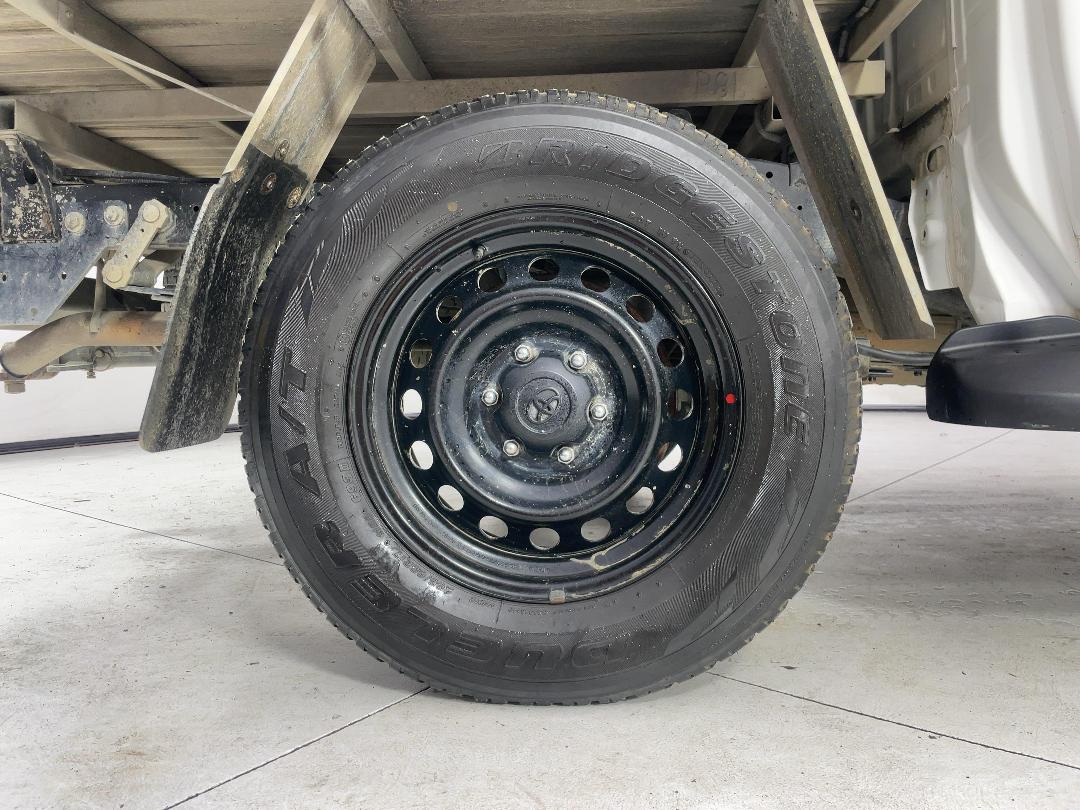 Photo '12' of Toyota Hilux