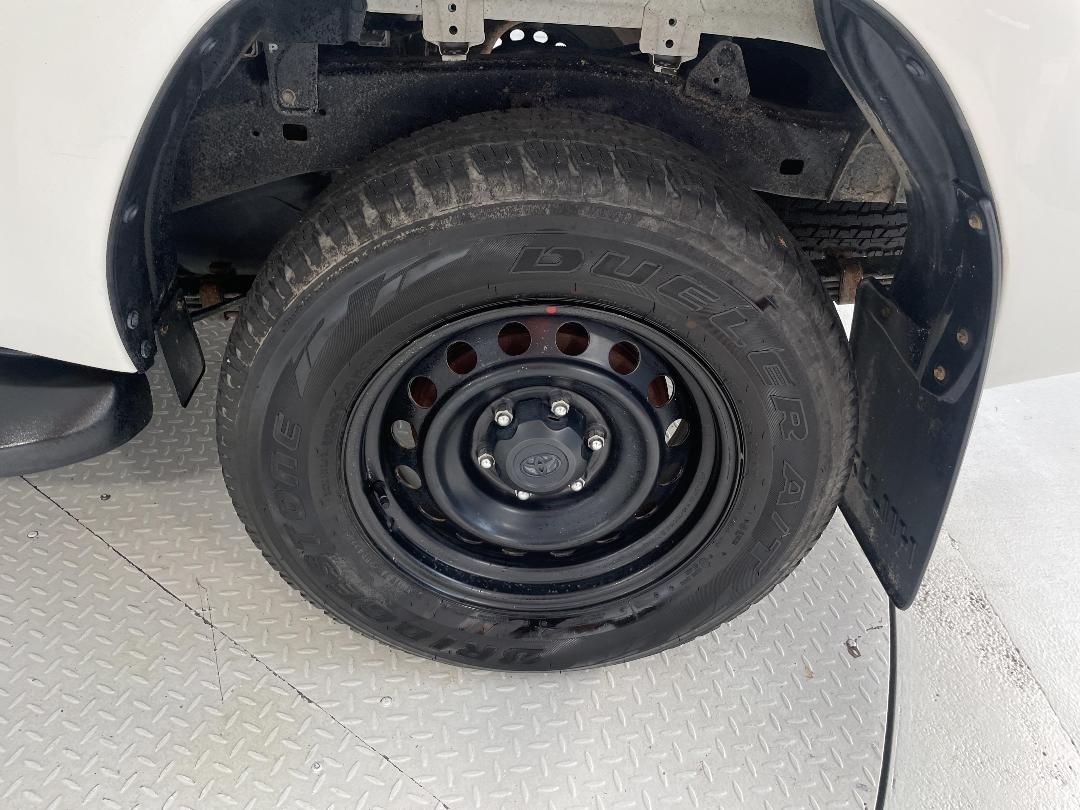 Photo '11' of Toyota Hilux