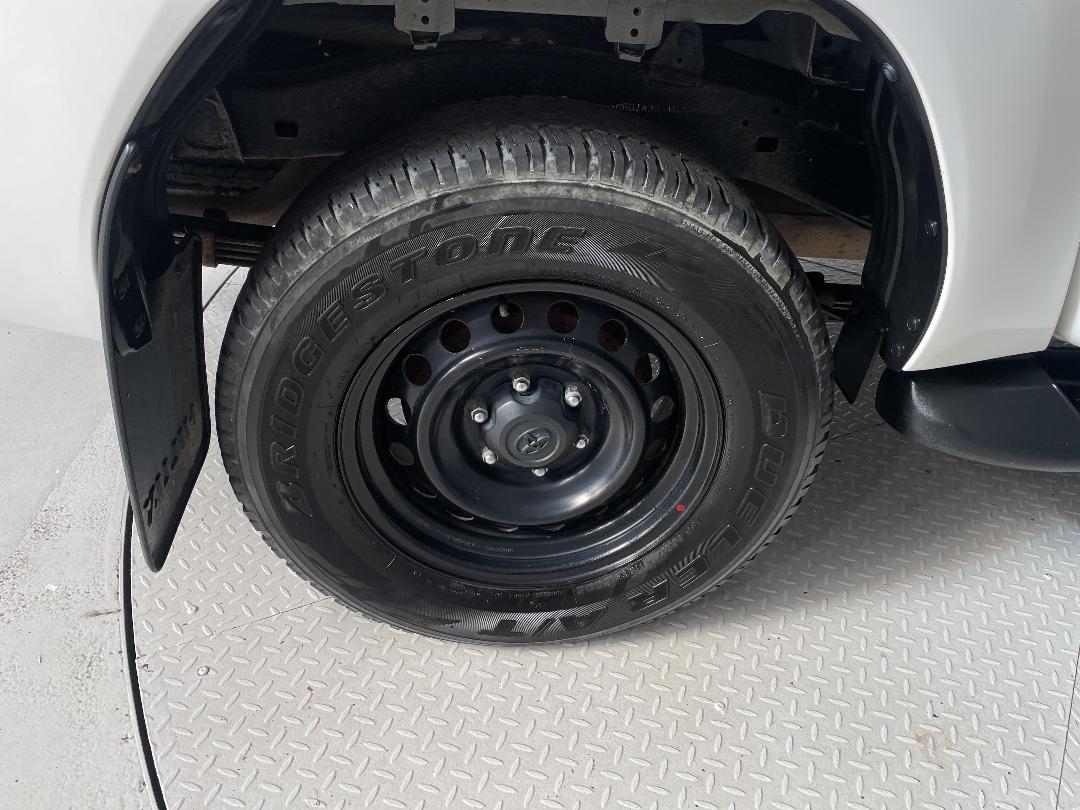 Photo '12' of Toyota Hilux