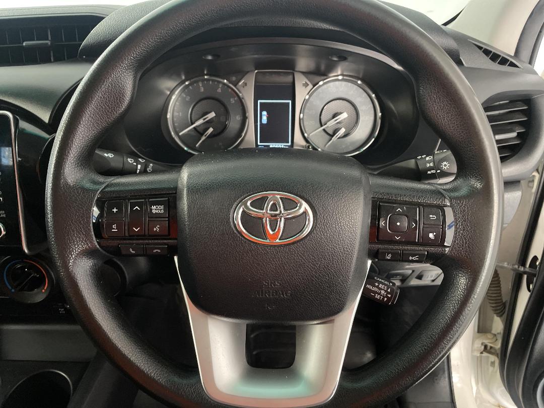 Photo '28' of Toyota Hilux