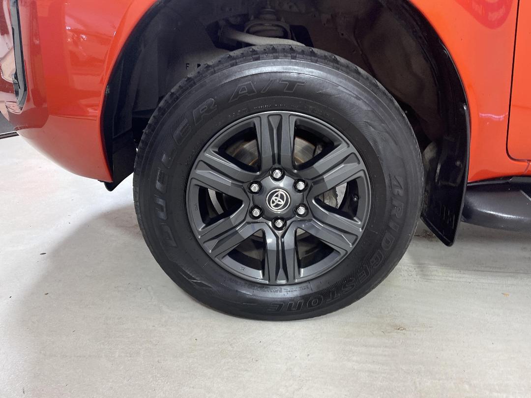 Photo '10' of Toyota Hilux