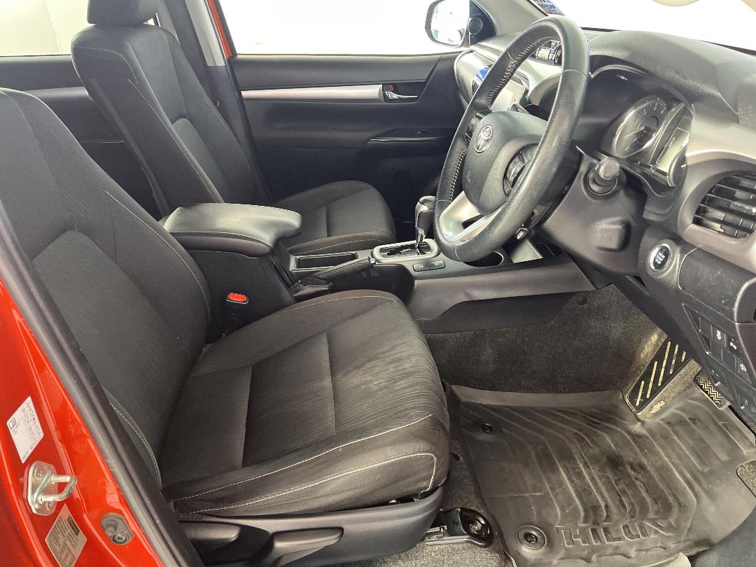 Photo '16' of Toyota Hilux