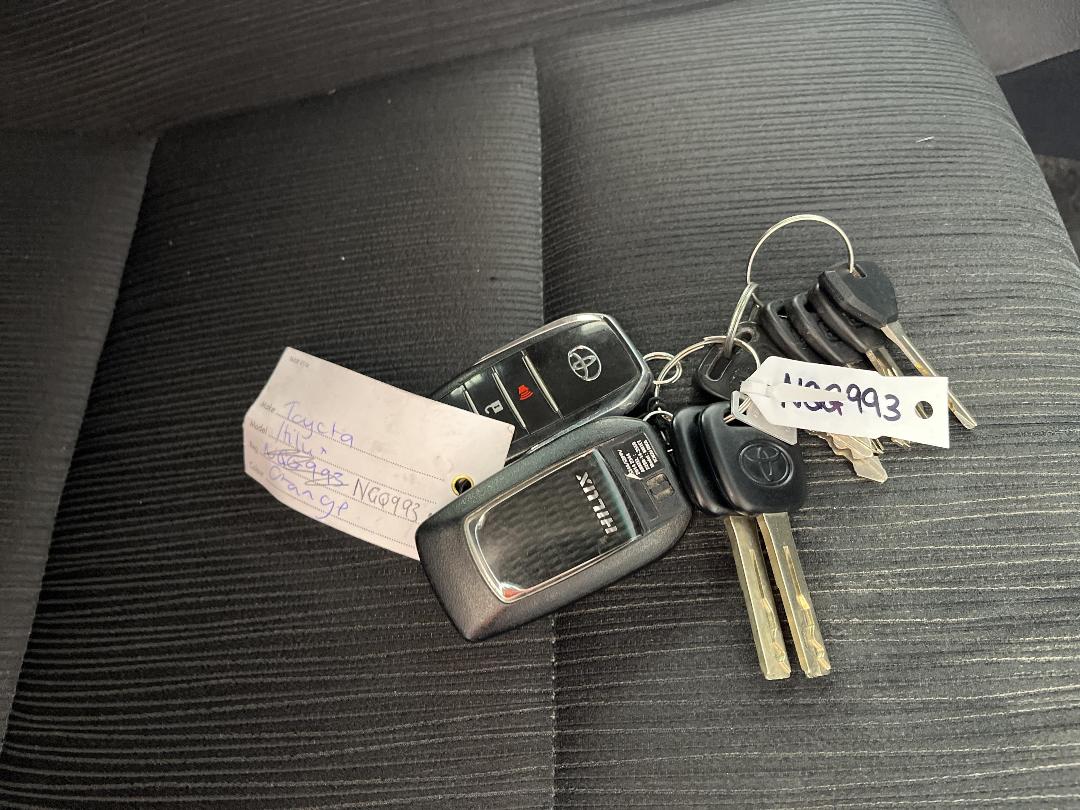 Photo '22' of Toyota Hilux