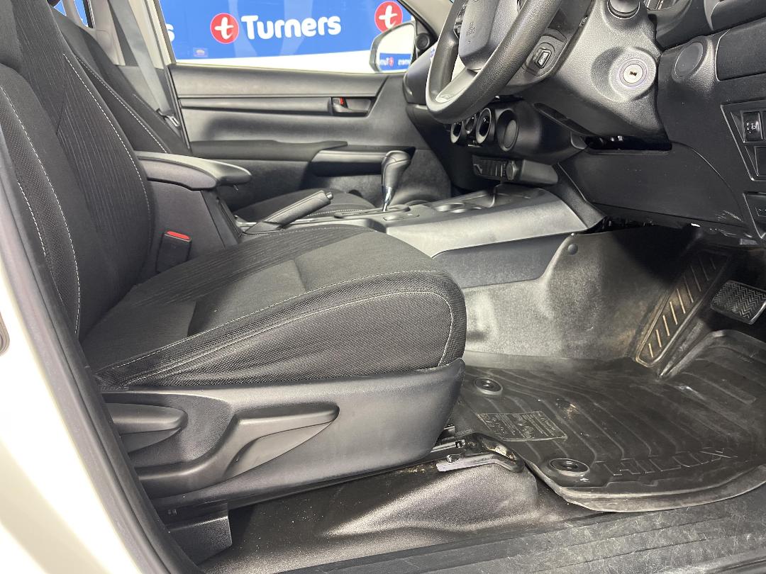 Photo '16' of Toyota Hilux Photo '16' of Toyota Hilux