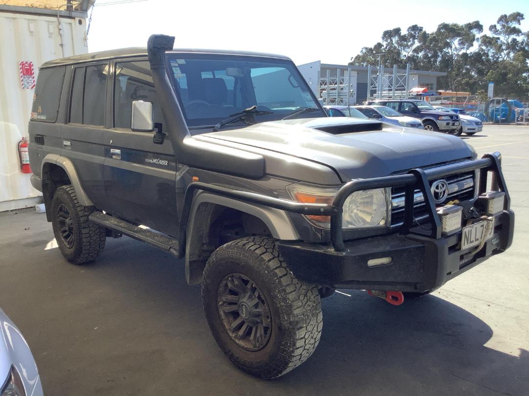 Photo '3' of Toyota Landcruiser LX