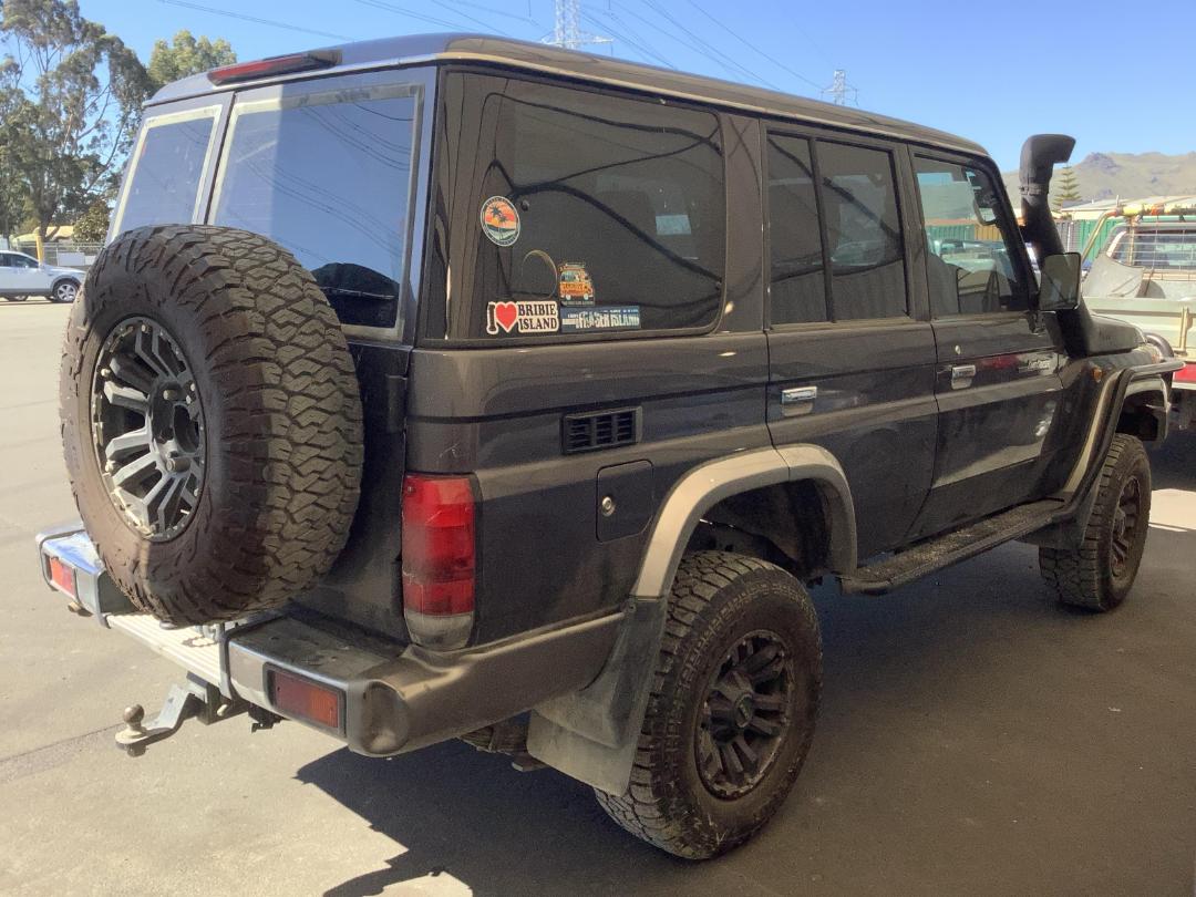 Photo '4' of Toyota Landcruiser LX