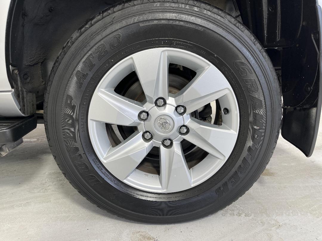 Photo '11' of Toyota Landcruiser Prado