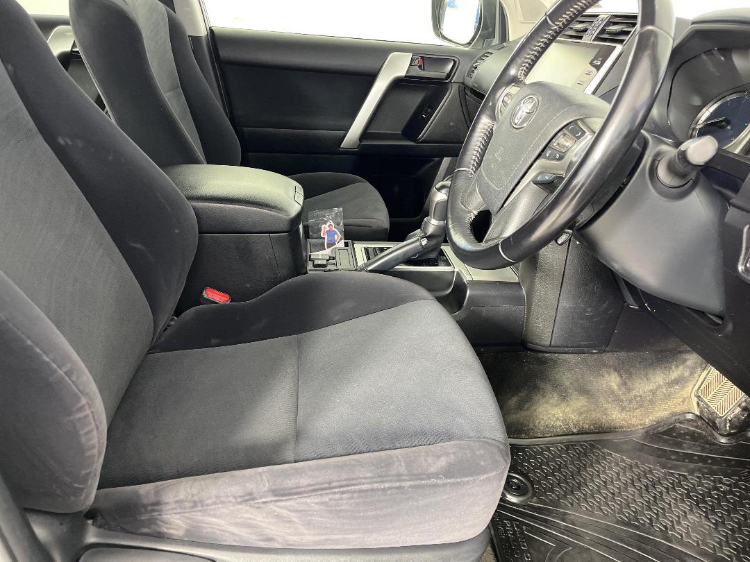 Photo '16' of Toyota Landcruiser Prado