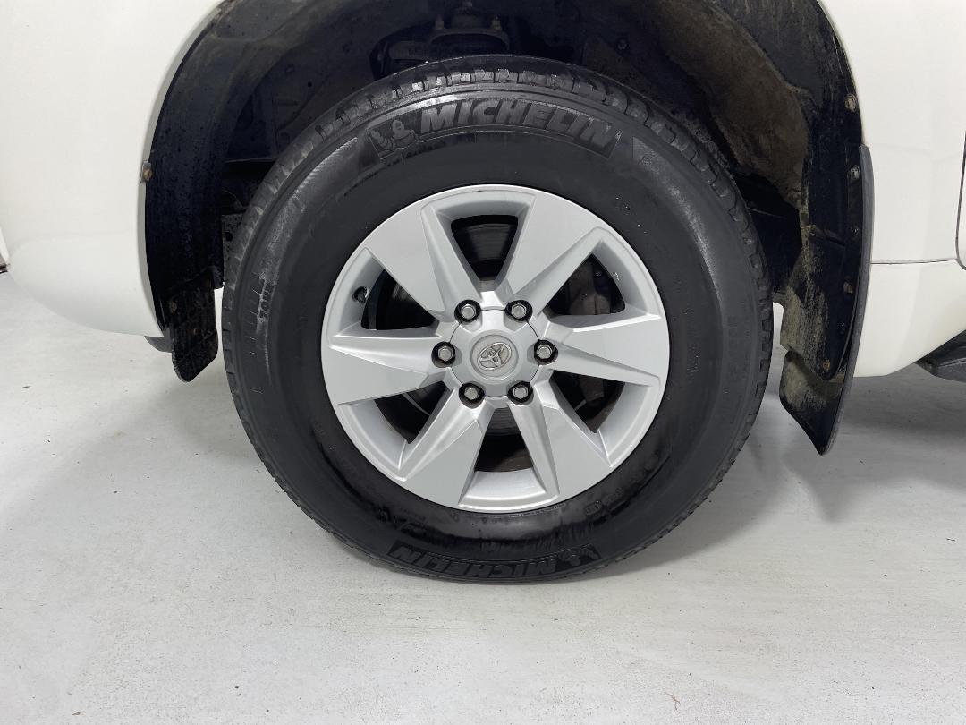 Photo '10' of Toyota Landcruiser Prado Photo '10' of Toyota Landcruiser Prado