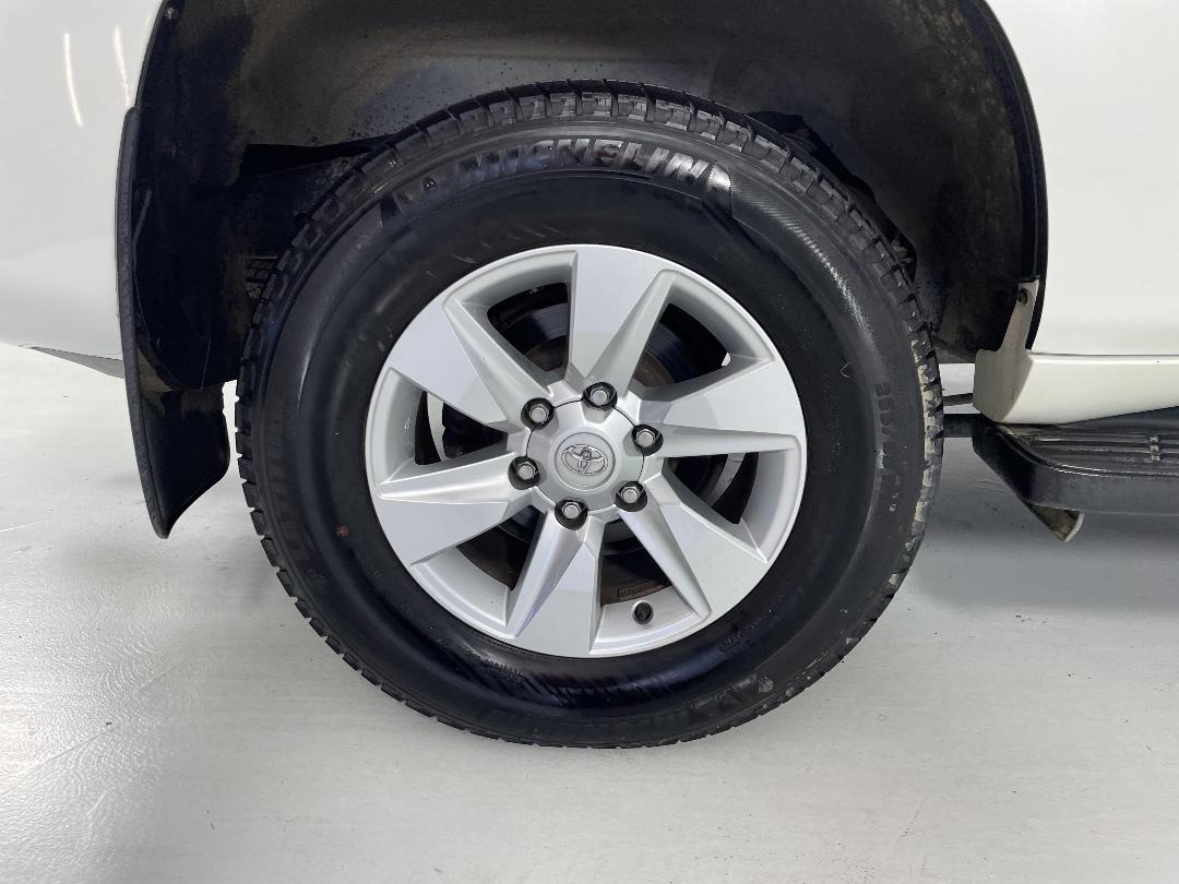 Photo '12' of Toyota Landcruiser Prado Photo '12' of Toyota Landcruiser Prado