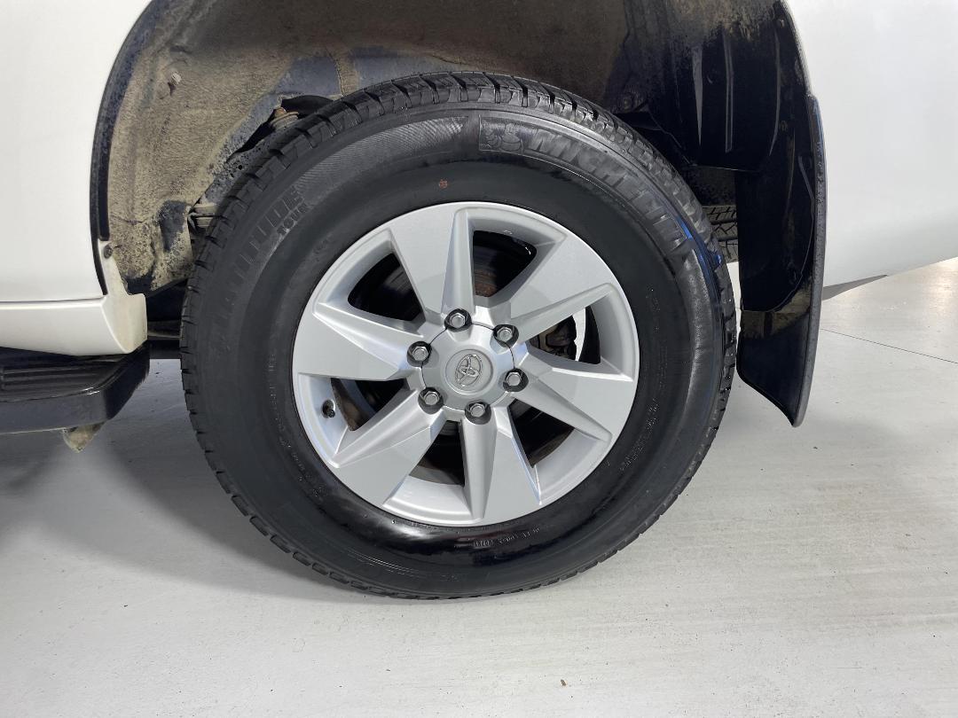 Photo '11' of Toyota Landcruiser Prado Photo '11' of Toyota Landcruiser Prado