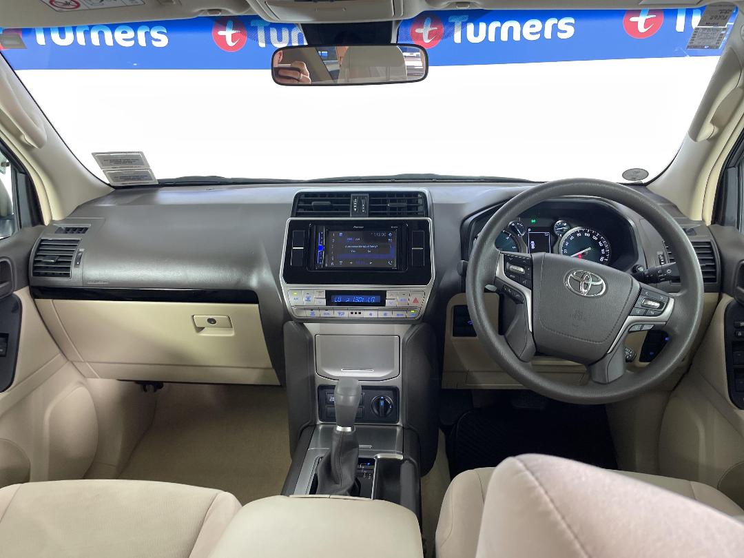 Photo '17' of Toyota Landcruiser Prado Photo '17' of Toyota Landcruiser Prado