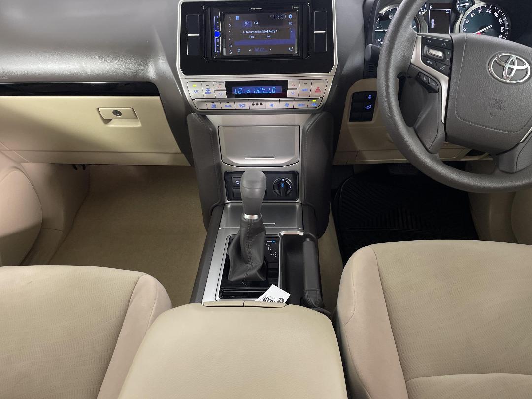 Photo '18' of Toyota Landcruiser Prado Photo '18' of Toyota Landcruiser Prado