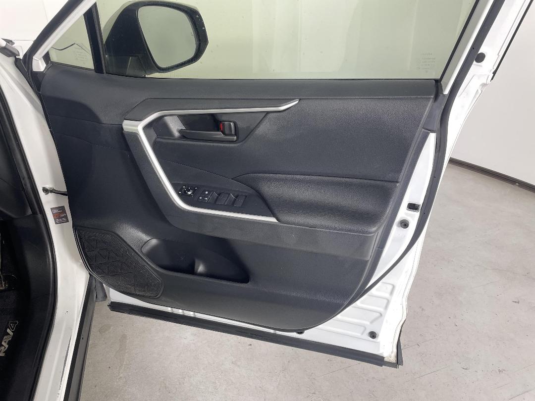 Photo '15' of Toyota Rav4