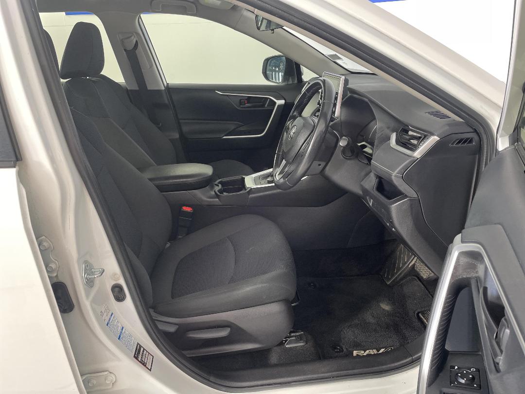 Photo '16' of Toyota Rav4