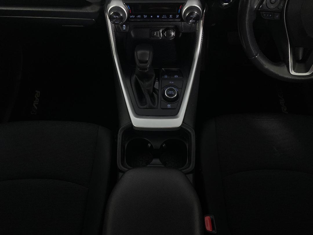 Photo '18' of Toyota Rav4