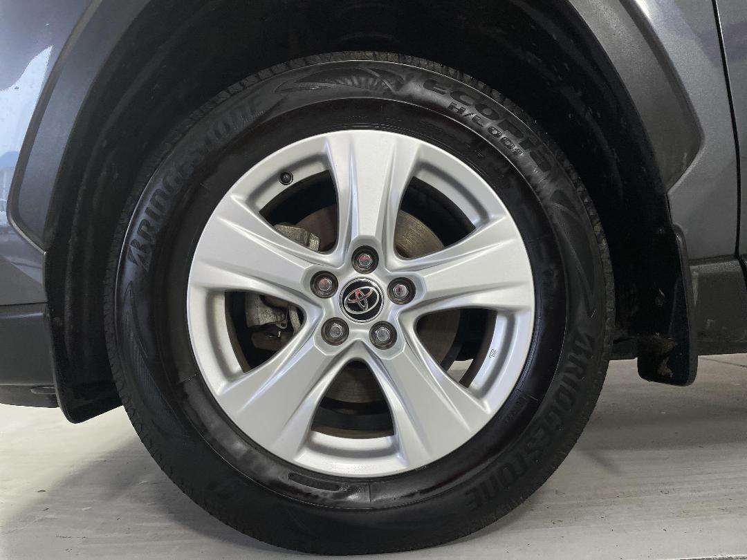 Photo '10' of Toyota Rav4