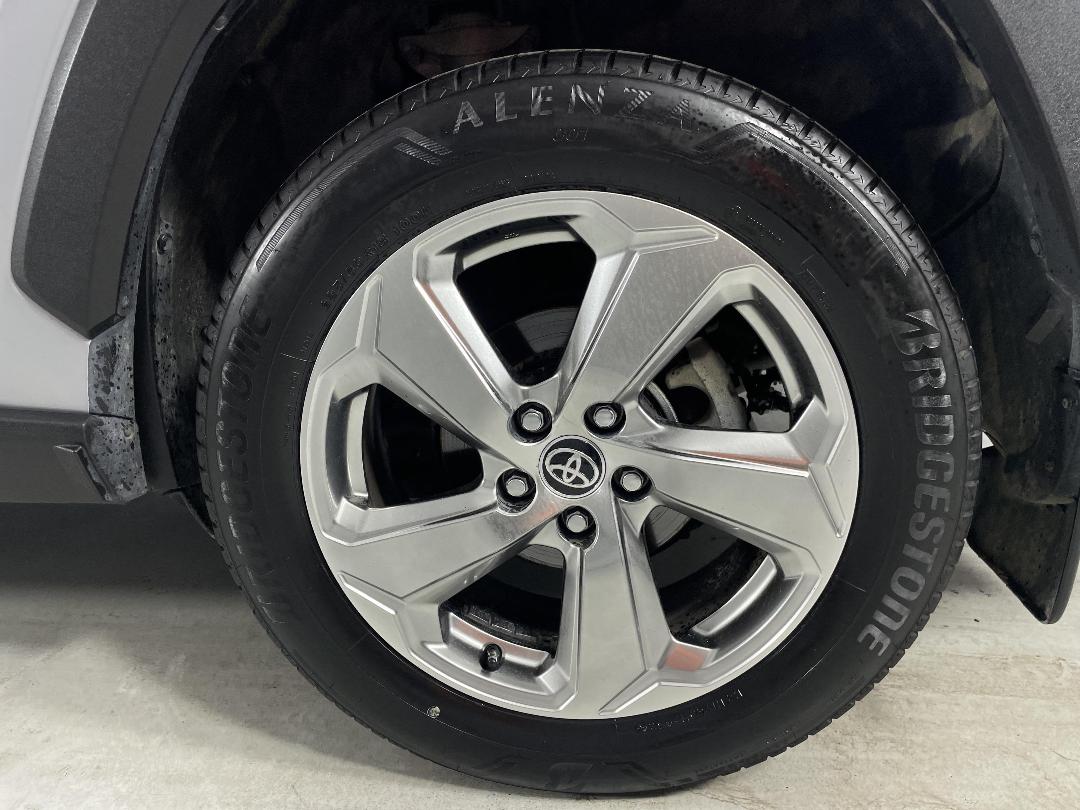 Photo '11' of Toyota Rav4