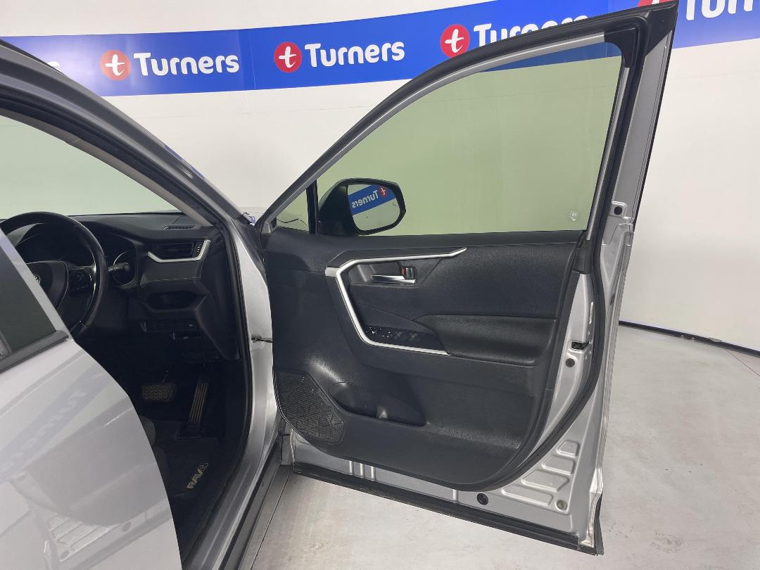 Photo '15' of Toyota Rav4