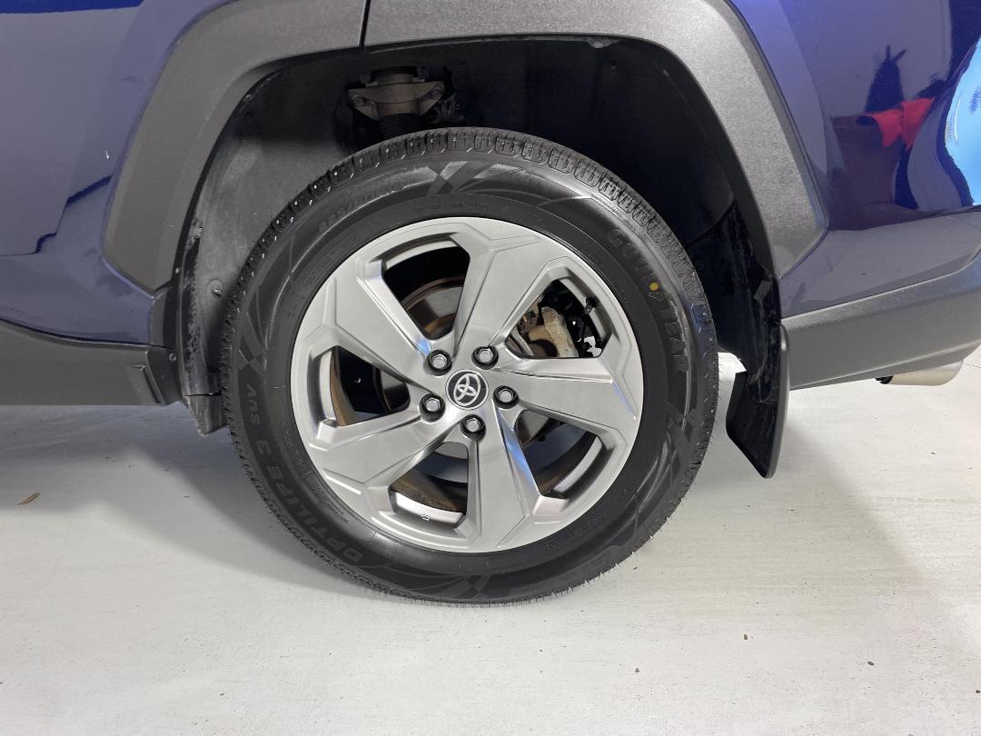 Photo '11' of Toyota Rav4