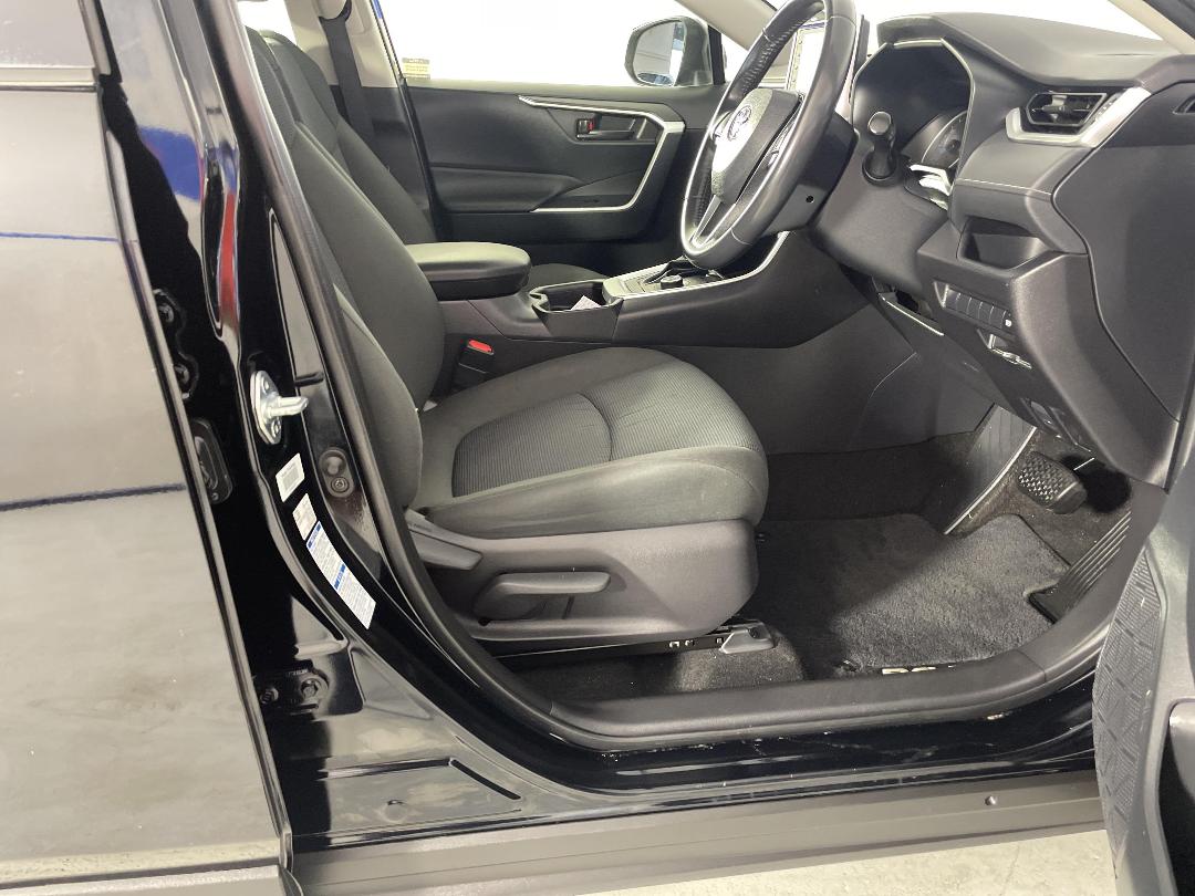 Photo '16' of Toyota Rav4