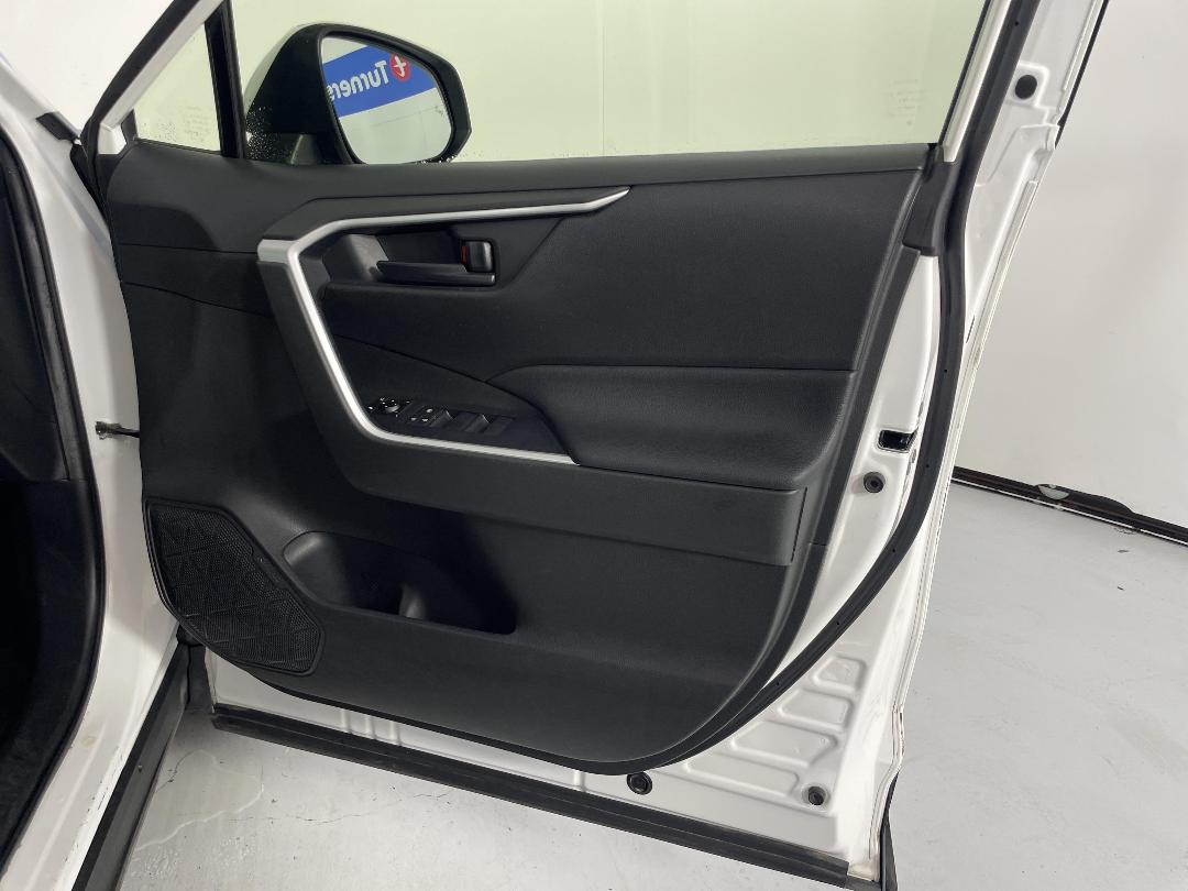 Photo '15' of Toyota Rav4