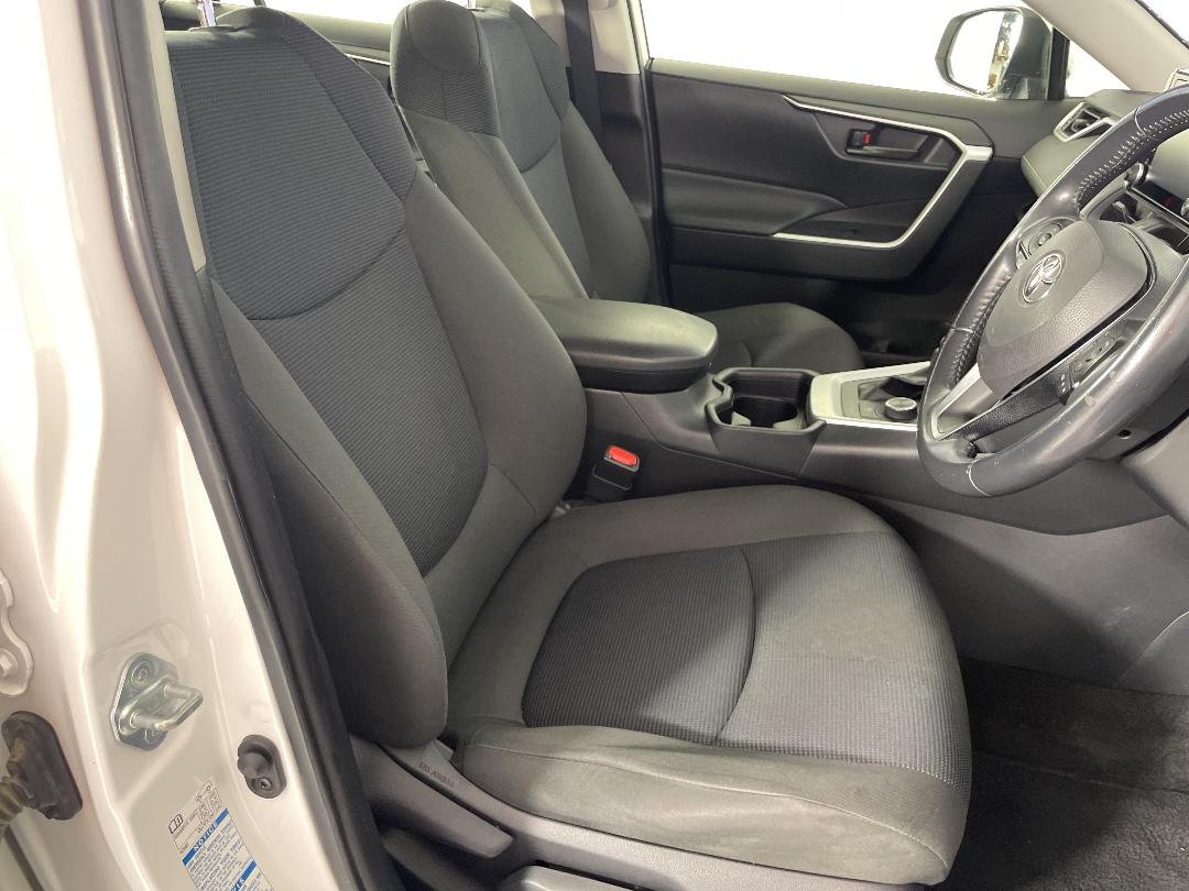 Photo '16' of Toyota Rav4