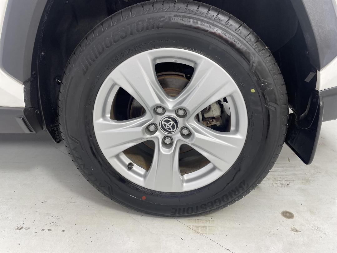 Photo '11' of Toyota Rav4