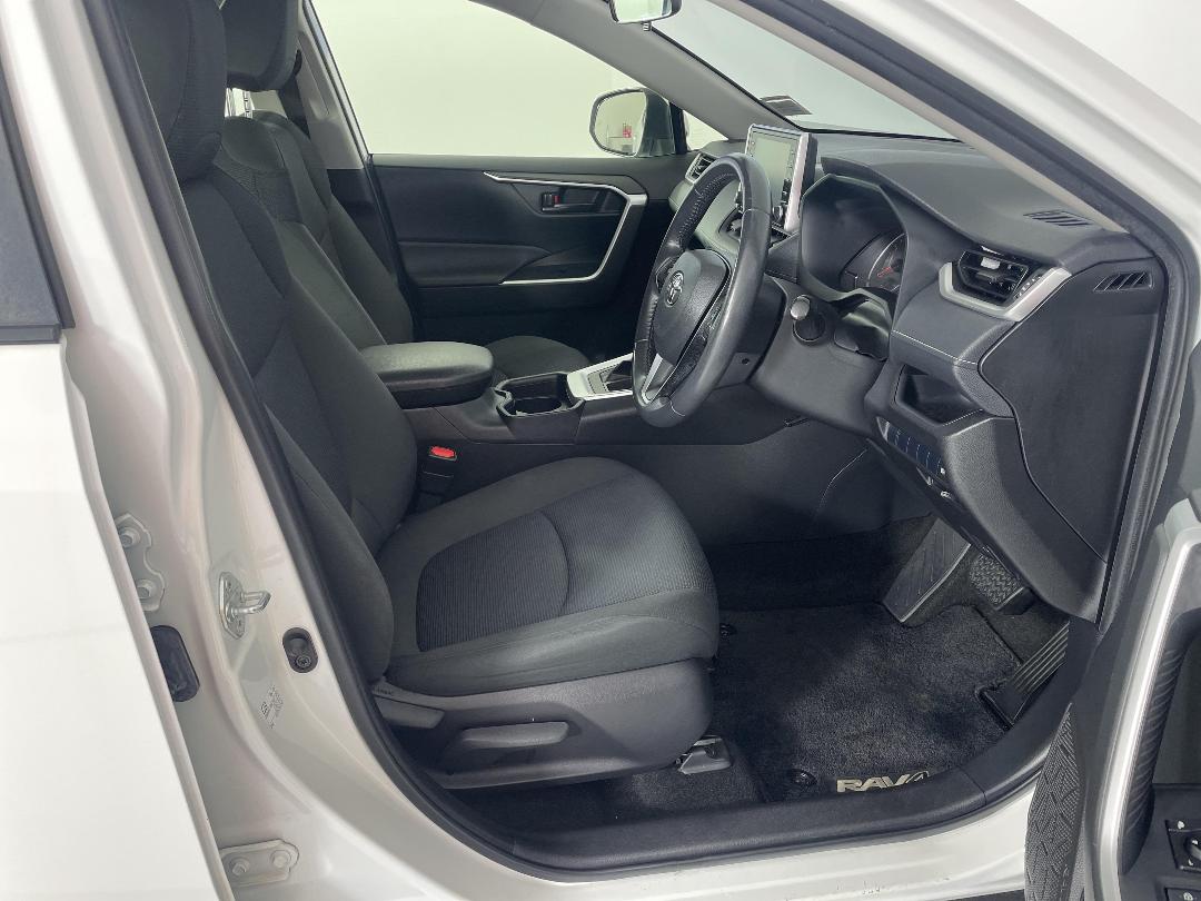 Photo '16' of Toyota Rav4