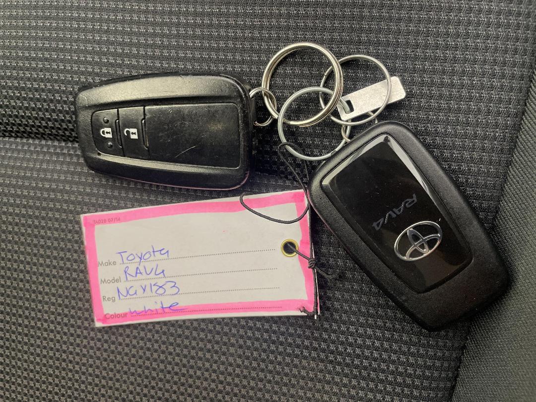 Photo '22' of Toyota Rav4