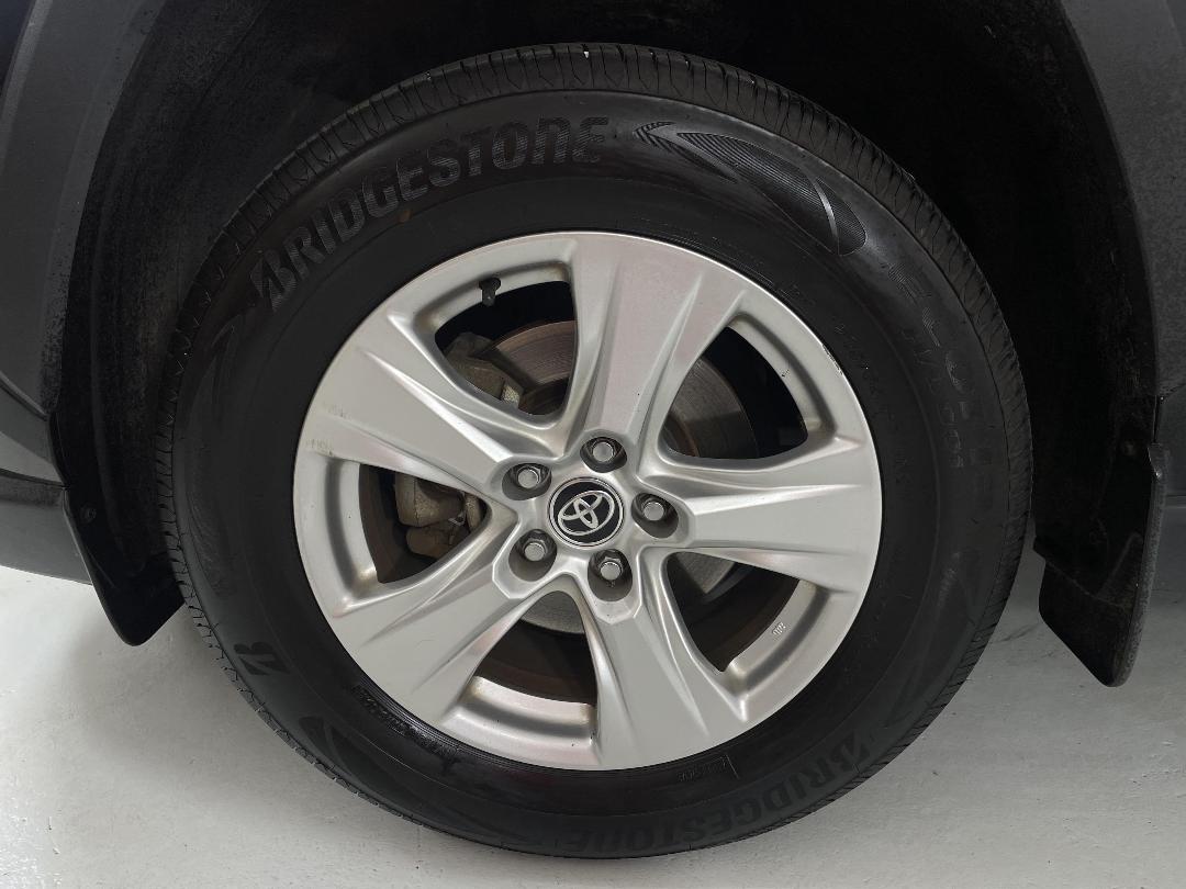 Photo '10' of Toyota Rav4