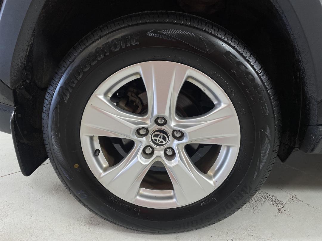 Photo '12' of Toyota Rav4