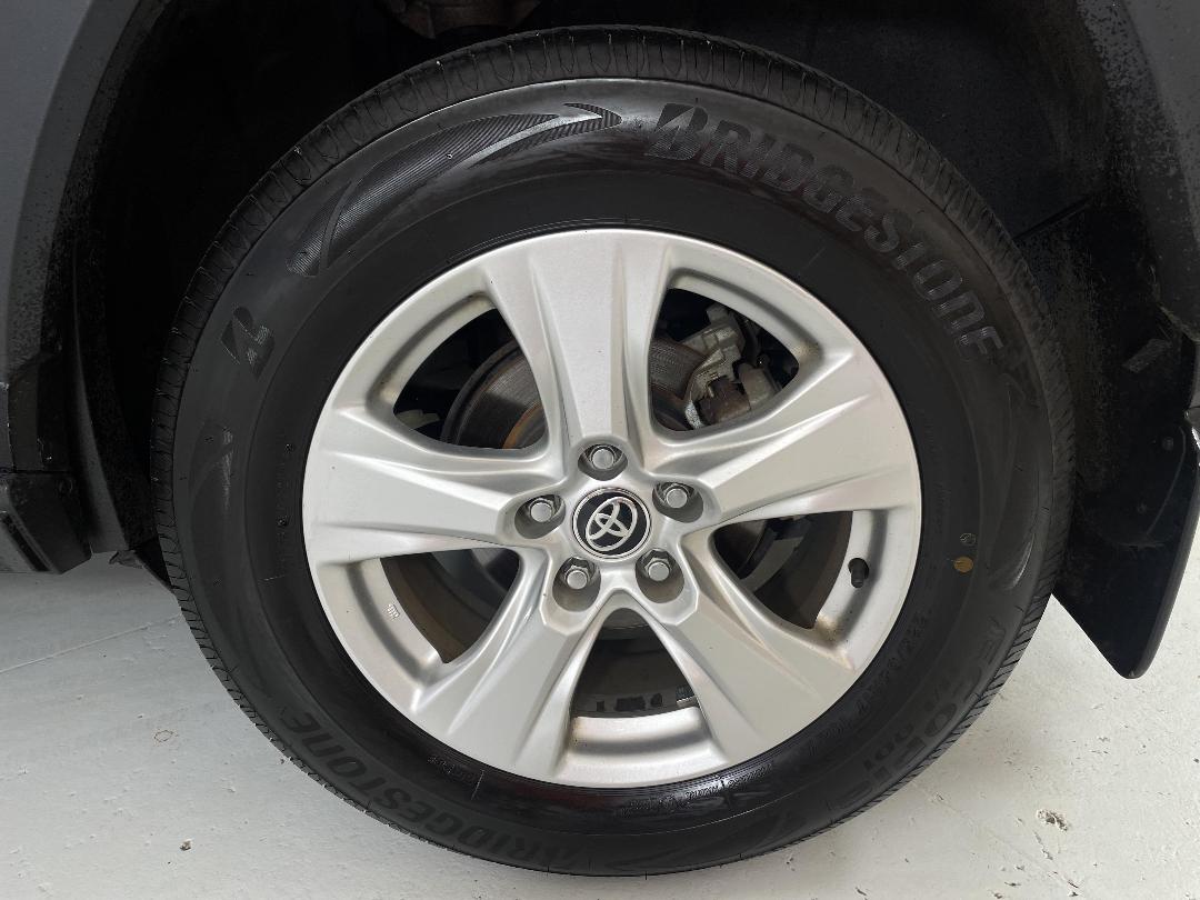 Photo '11' of Toyota Rav4