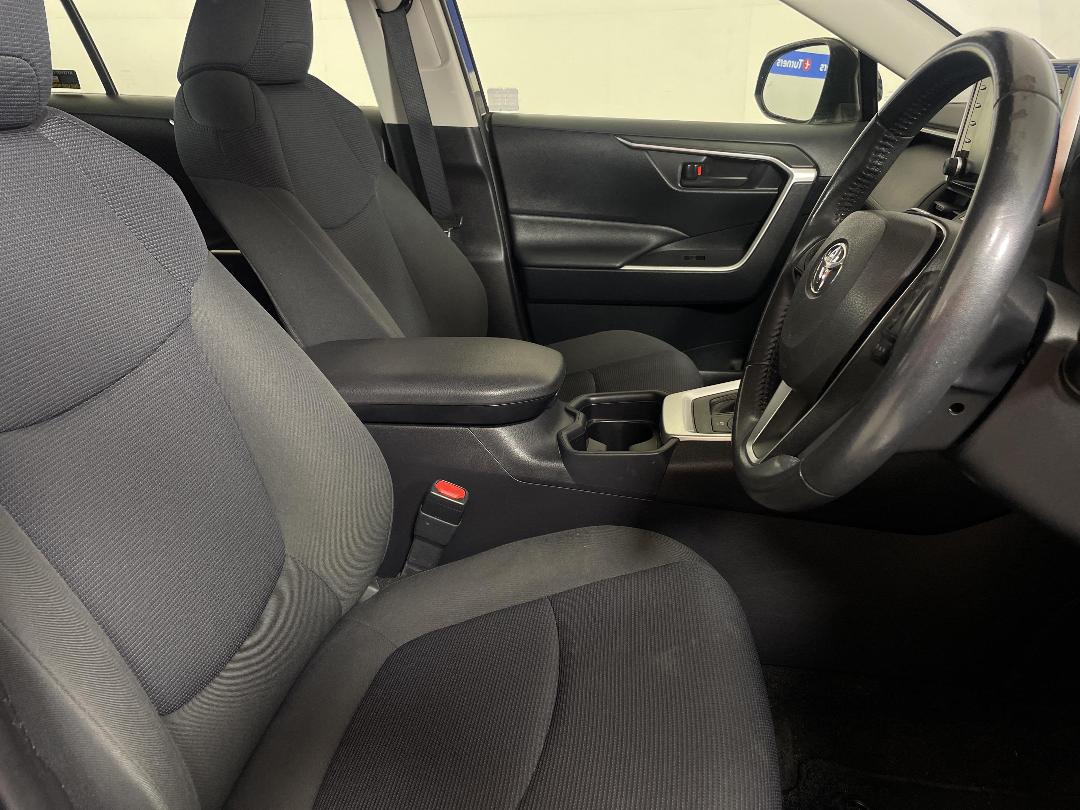 Photo '16' of Toyota Rav4