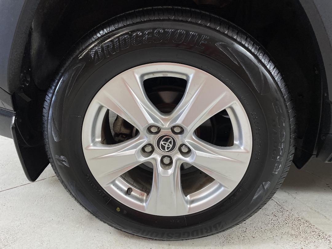 Photo '12' of Toyota Rav4