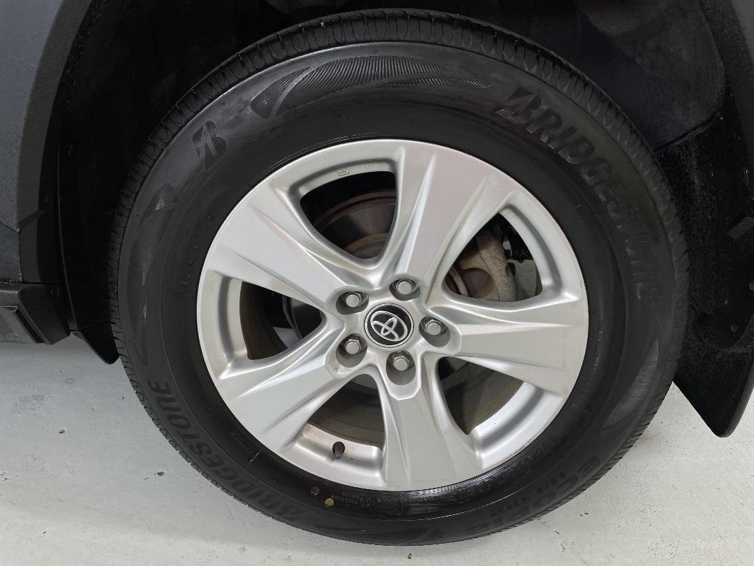 Photo '11' of Toyota Rav4