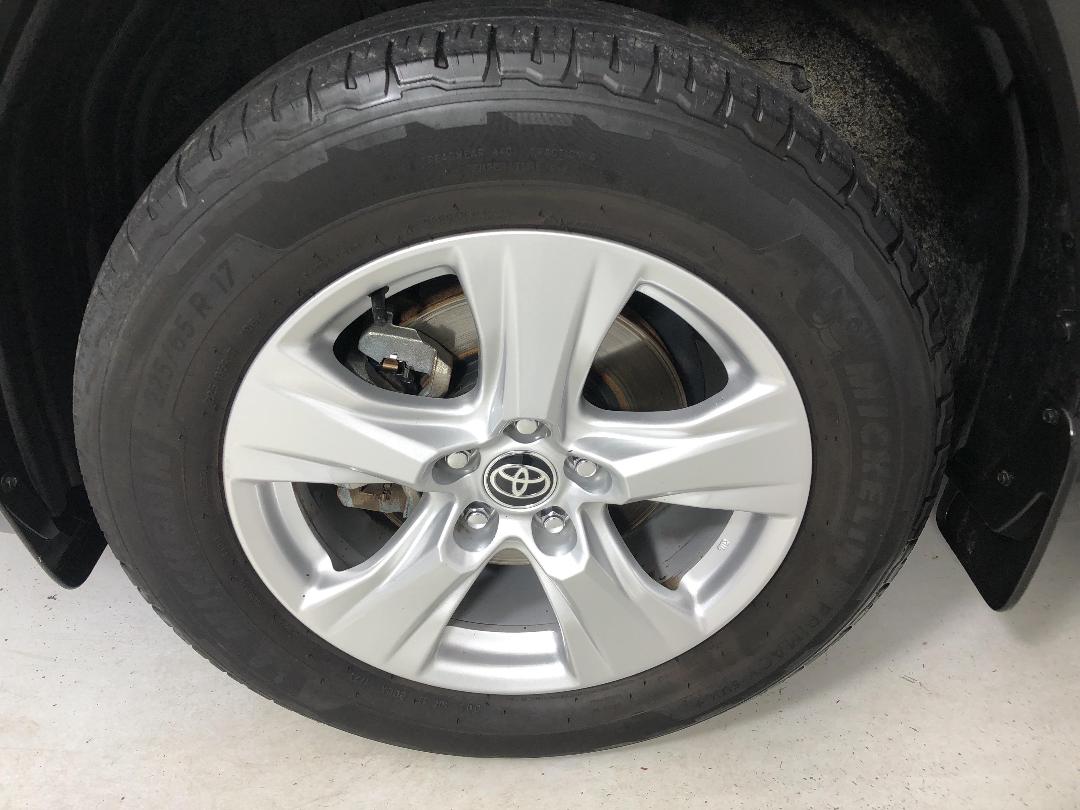 Photo '10' of Toyota Rav4