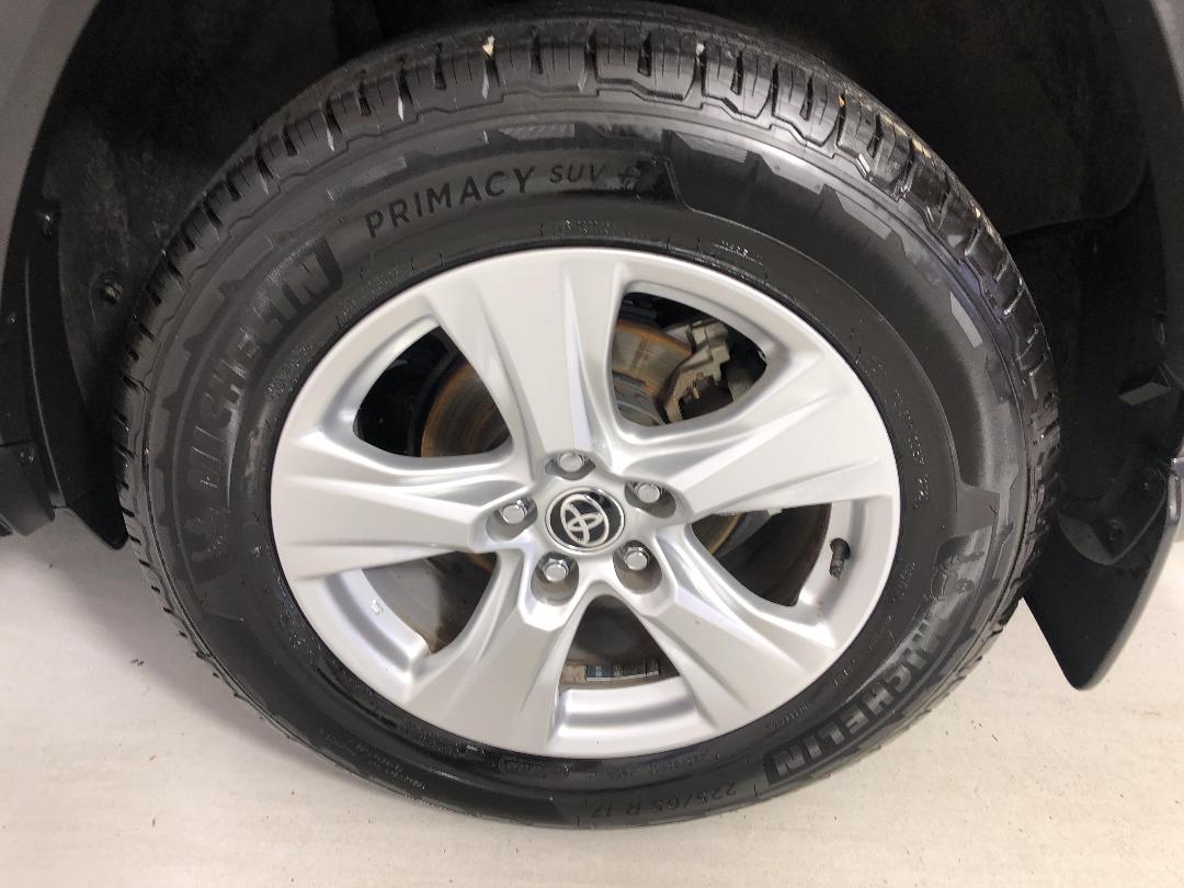 Photo '11' of Toyota Rav4