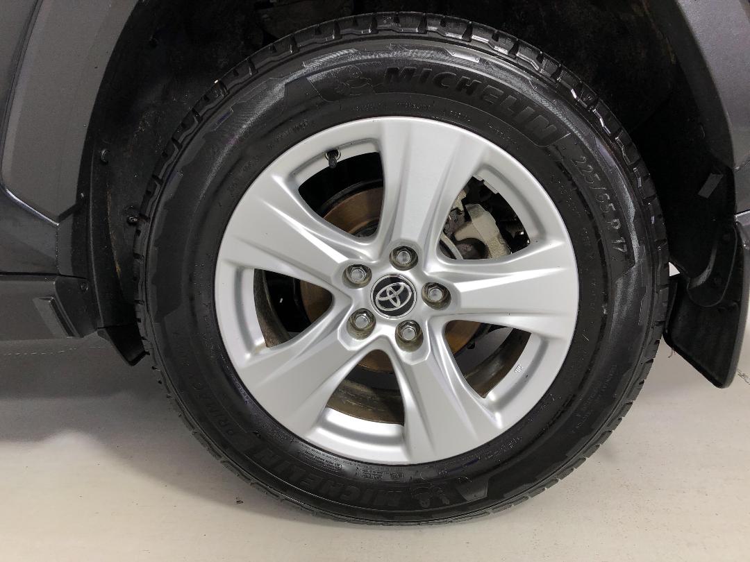 Photo '11' of Toyota Rav4