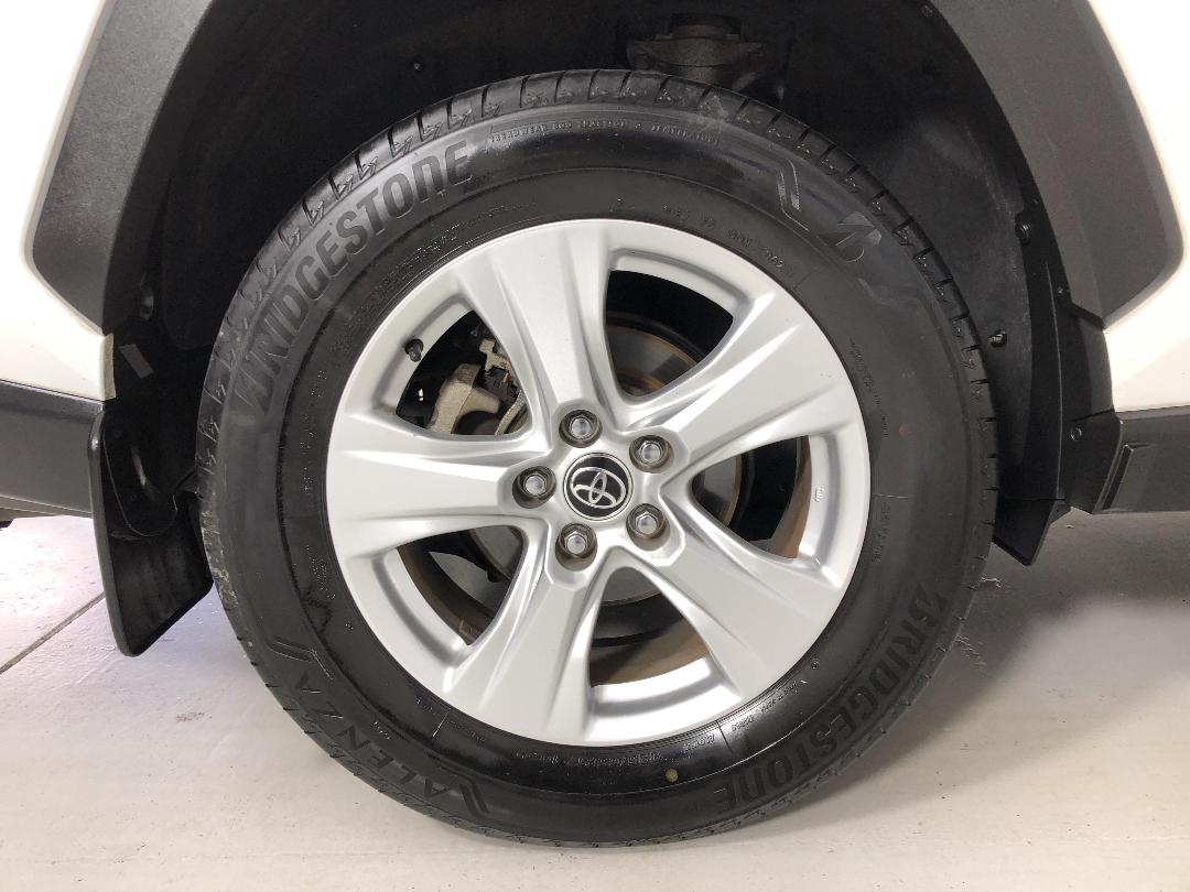 Photo '12' of Toyota Rav4