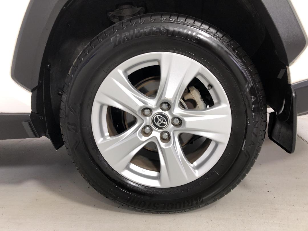 Photo '11' of Toyota Rav4