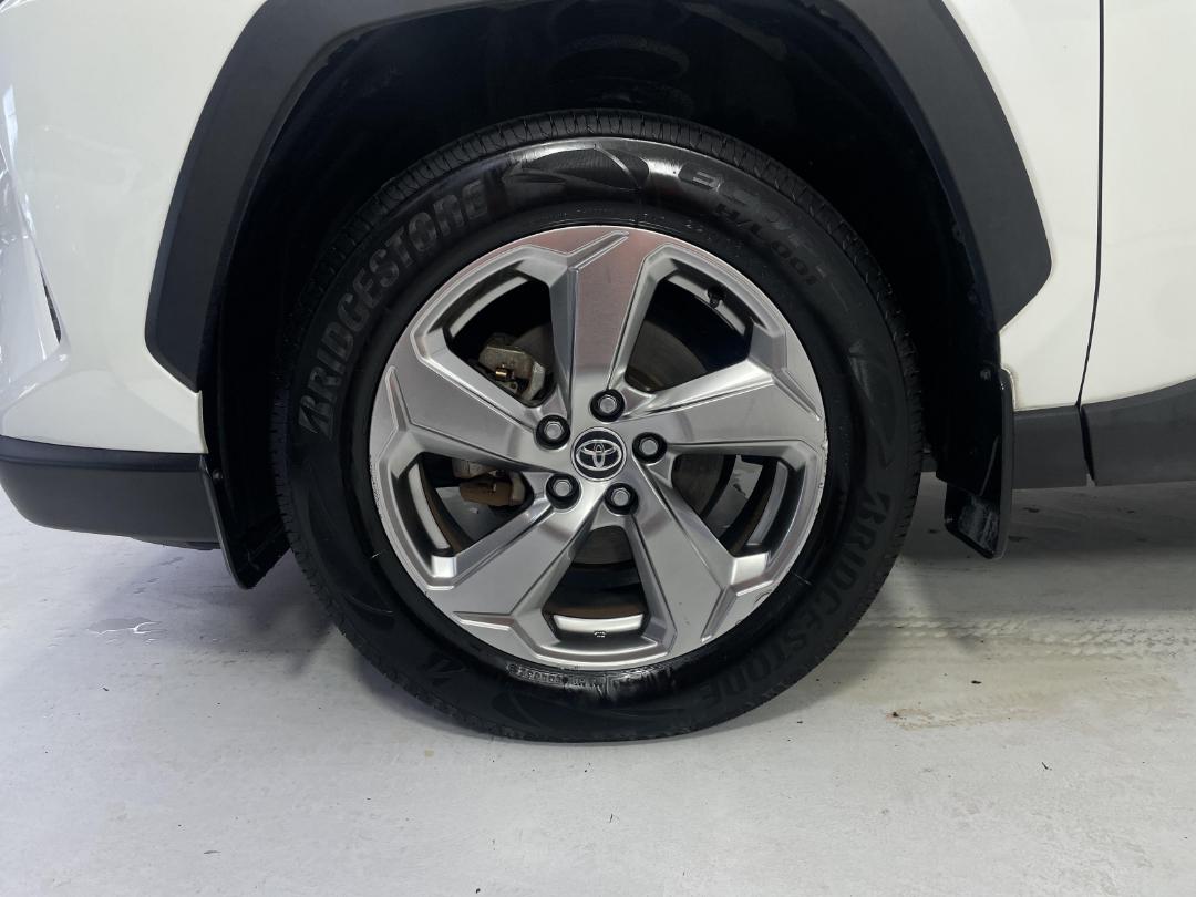 Photo '10' of Toyota Rav4