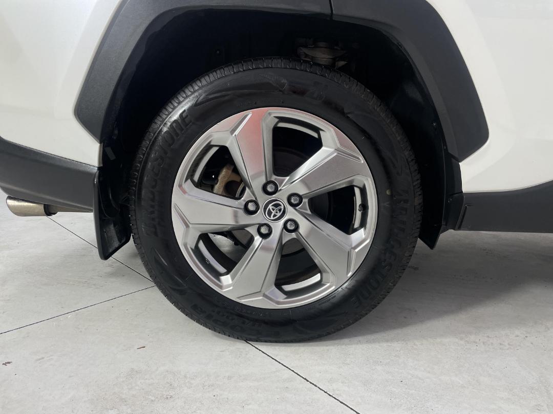 Photo '12' of Toyota Rav4