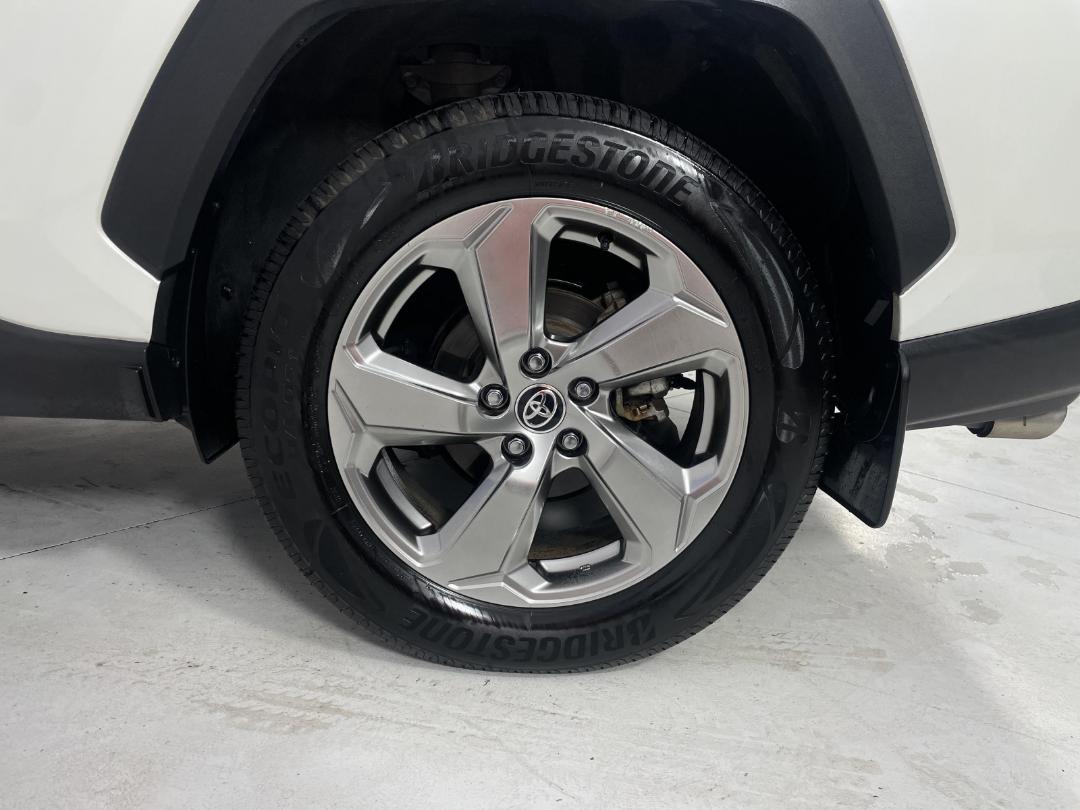 Photo '11' of Toyota Rav4