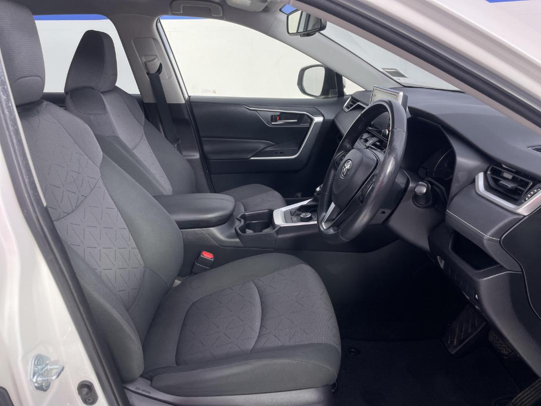 Photo '16' of Toyota Rav4