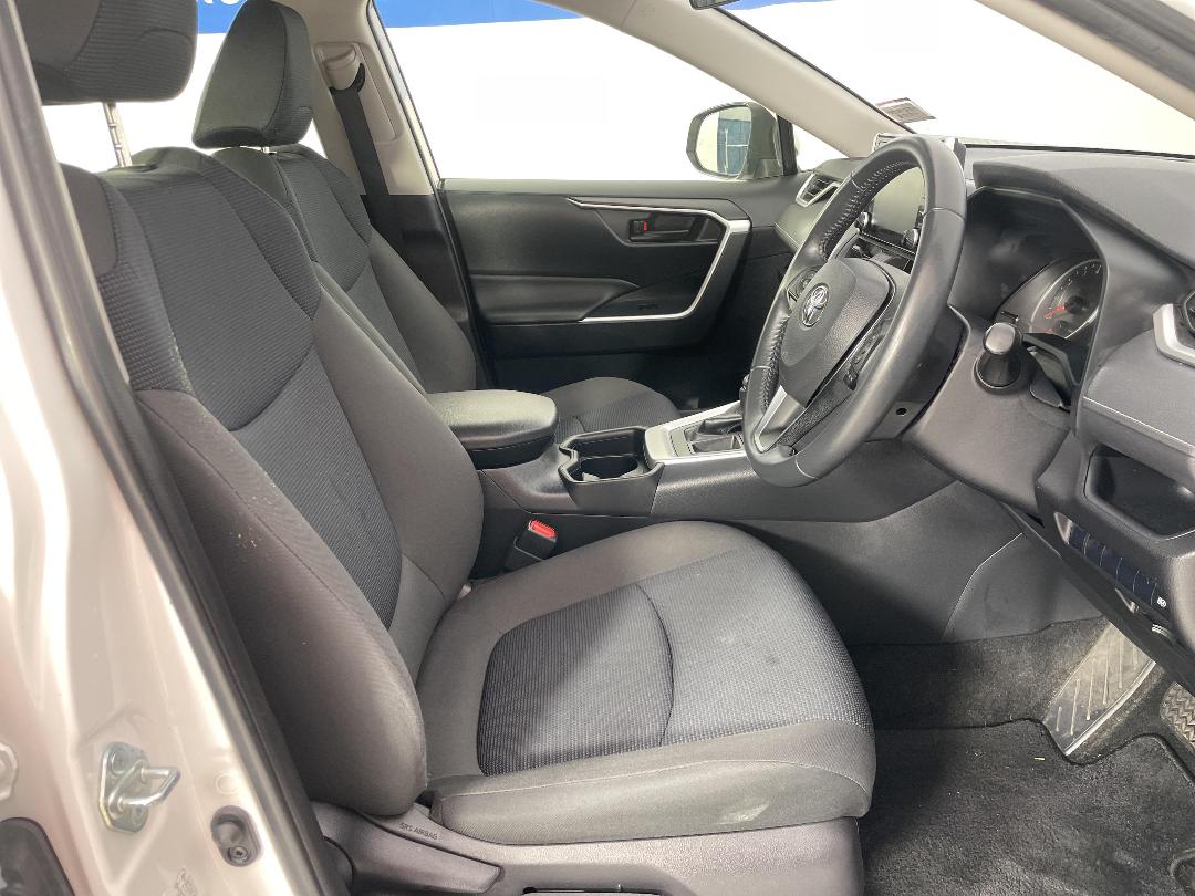 Photo '16' of Toyota Rav4